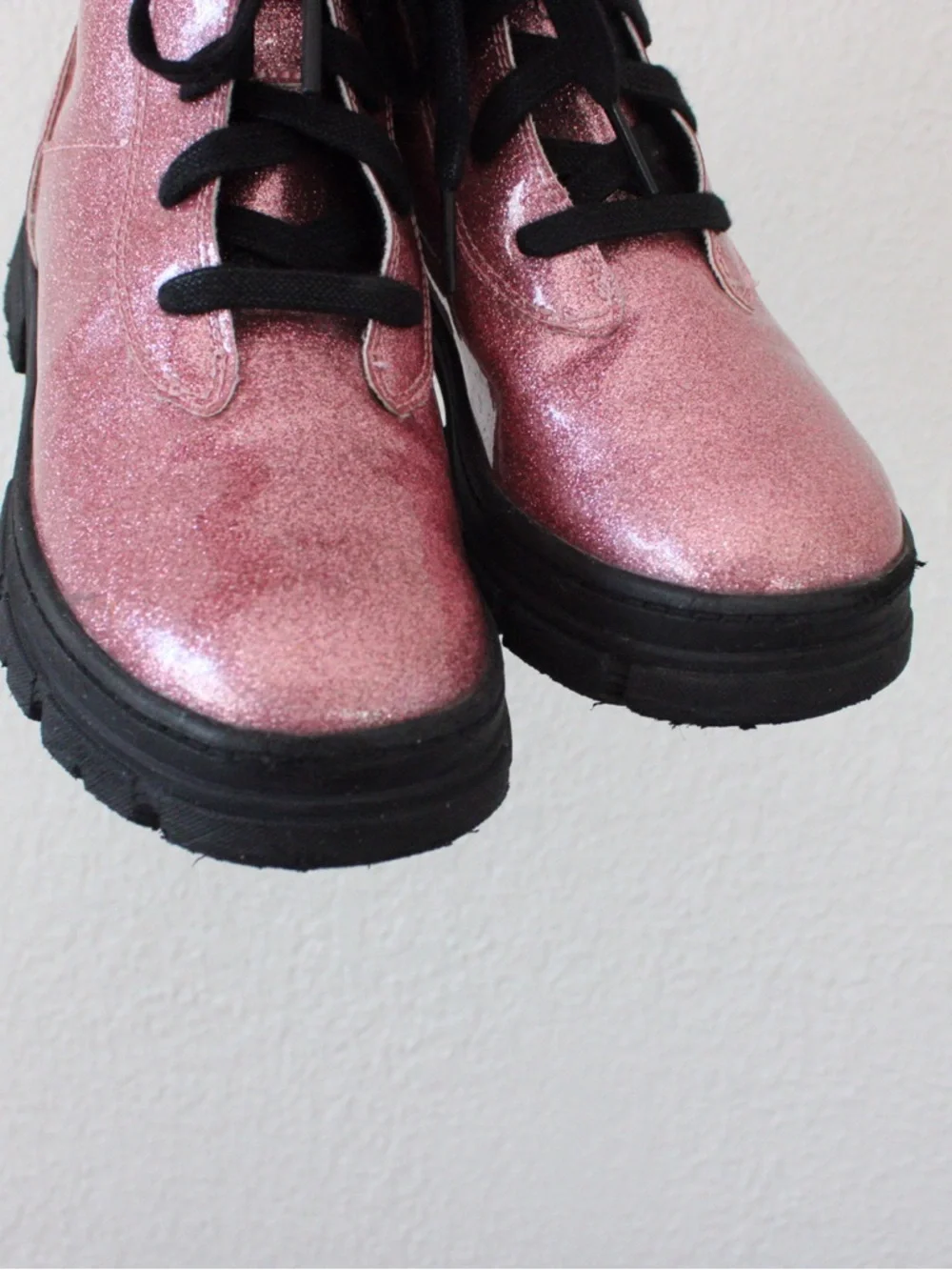 UGG Ashton Lace Up Pink Glitter Boots
